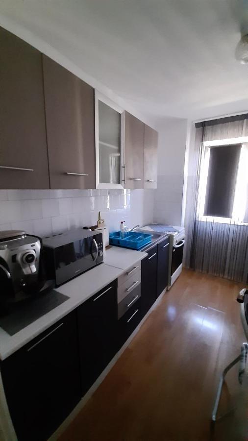 דירות Orşova Apartament Victory מראה חיצוני תמונה