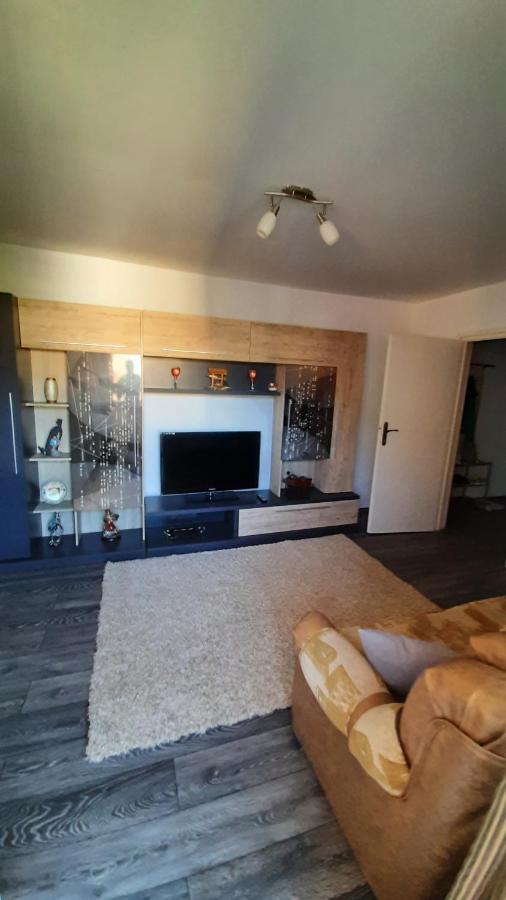 דירות Orşova Apartament Victory מראה חיצוני תמונה