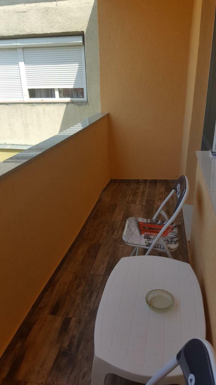 דירות Orşova Apartament Victory מראה חיצוני תמונה
