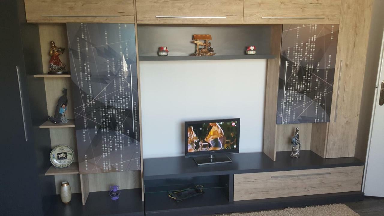 דירות Orşova Apartament Victory מראה חיצוני תמונה