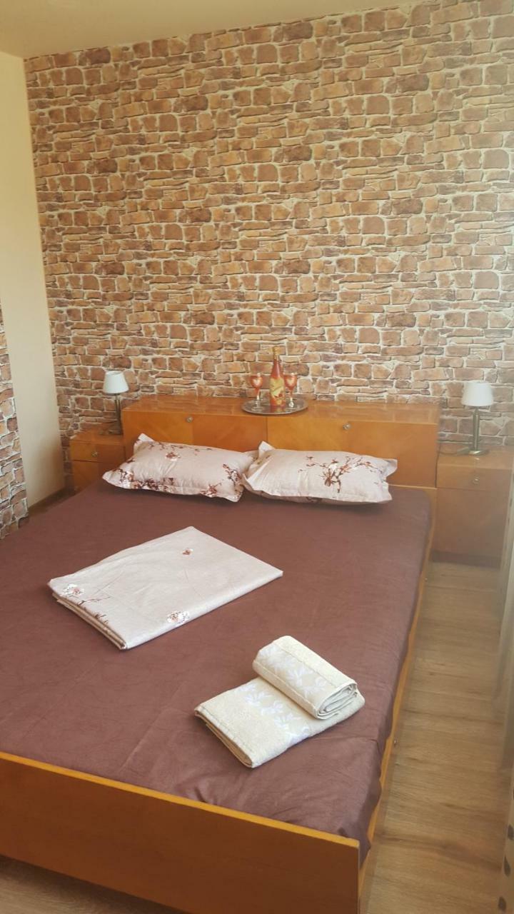דירות Orşova Apartament Victory מראה חיצוני תמונה